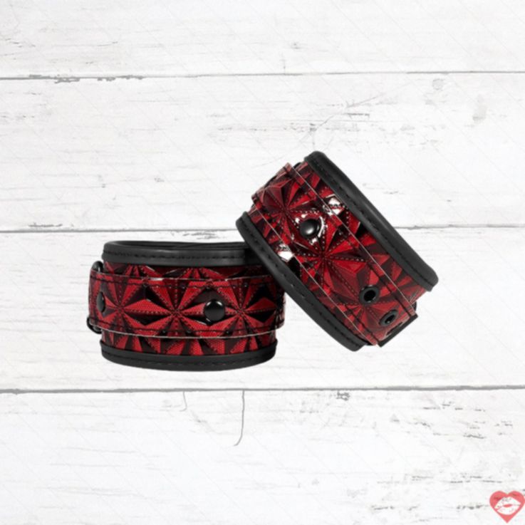 Ouch Luxury Cuffs còng da giả neoprene BDSM thoải mái