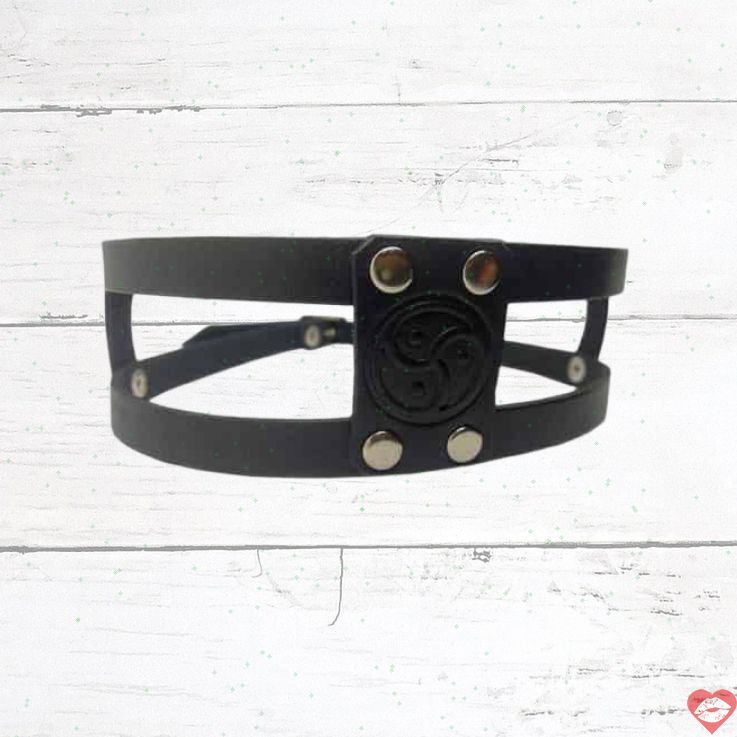 Osey Triskel Black Leather Collar Nga Siêu Sang