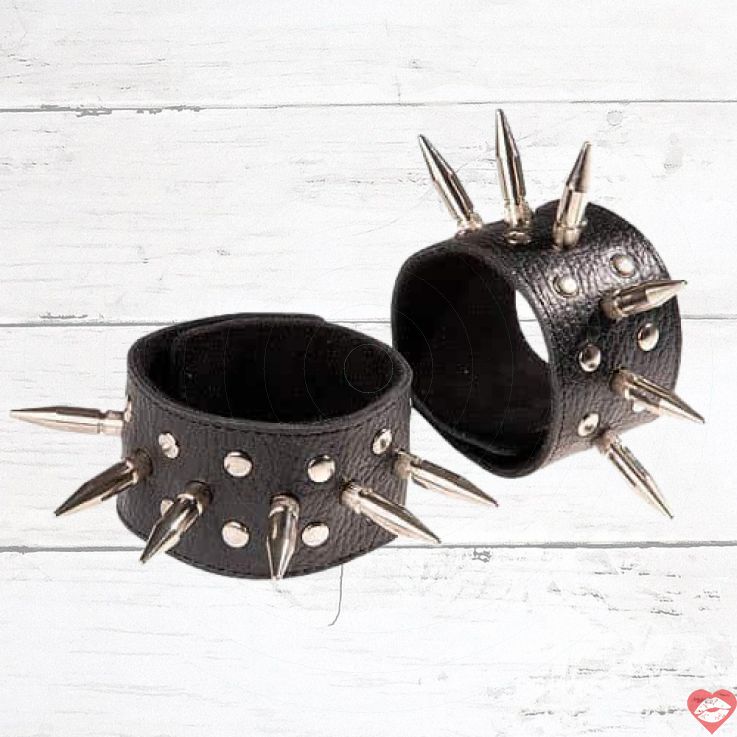 Napulse Da Đen Gai Nhọn 25mm BDSM Chặt