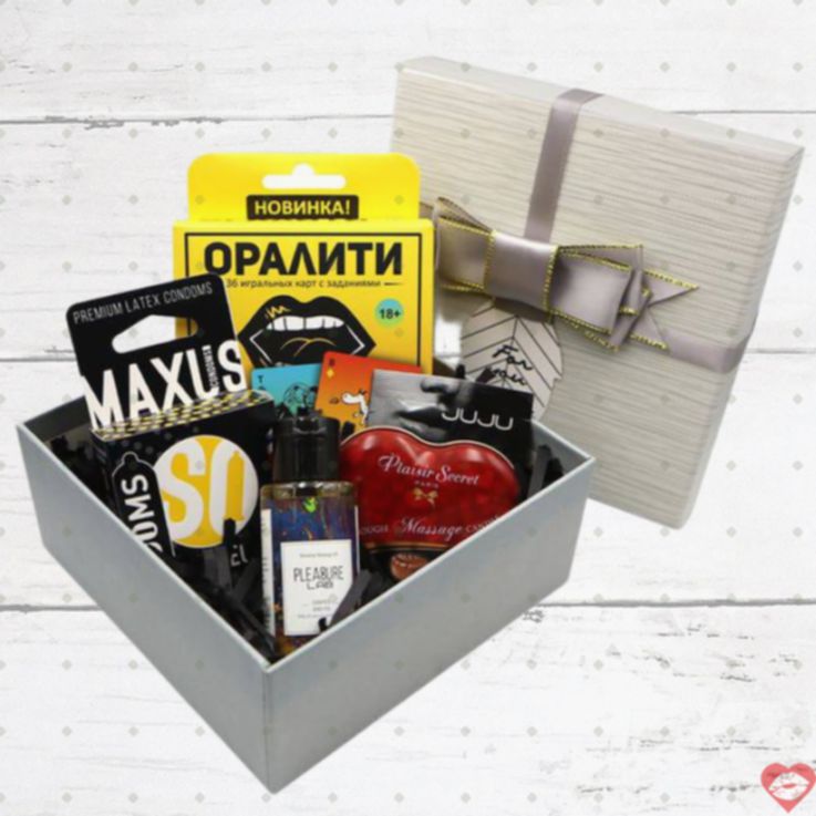 Set quà cặp đôi 5 món vui tươi nóng bỏng lãng mạn 