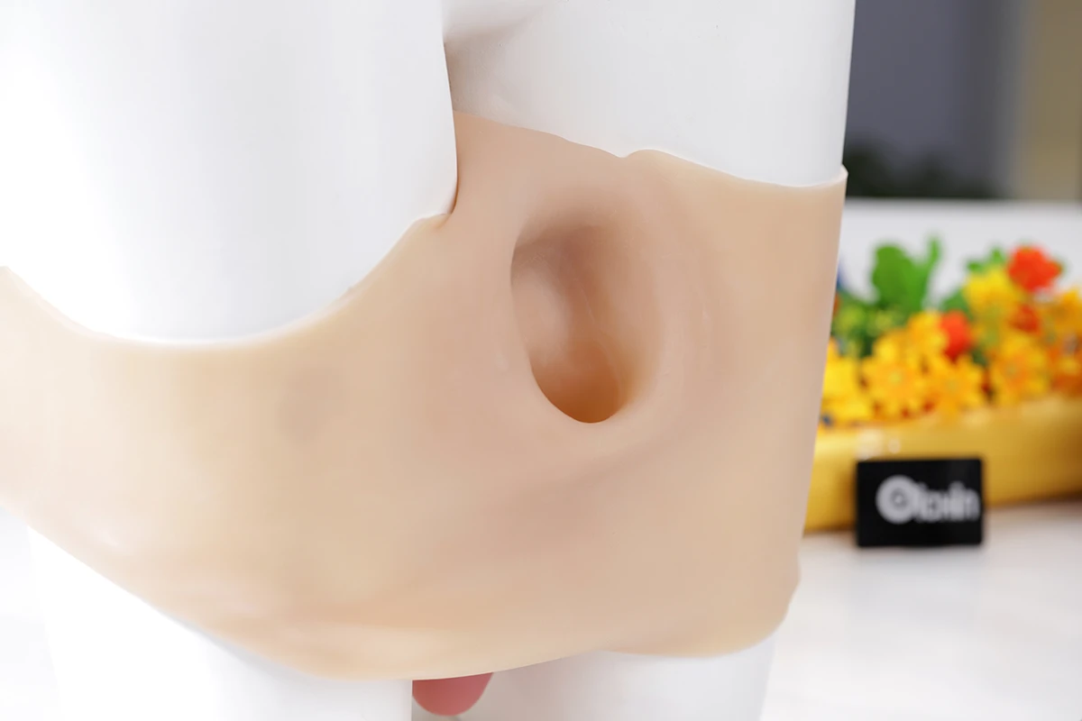 Dương vật giả nam silicone rỗng ruột liền quần siêu mềm mại